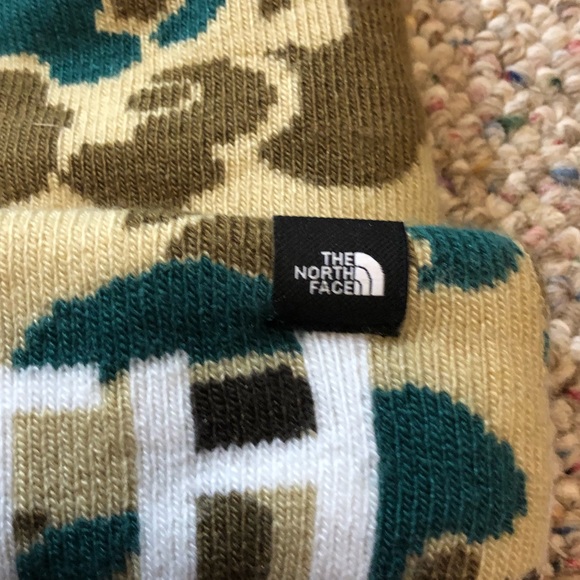 🆕 The North Face Ski Tuke Pom Beanie - Picture 3 of 9